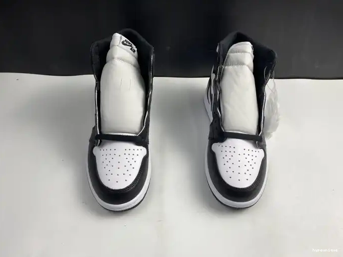 HYPE Jordan 555088-010 Black (2014) Retro 1 Air White 0524